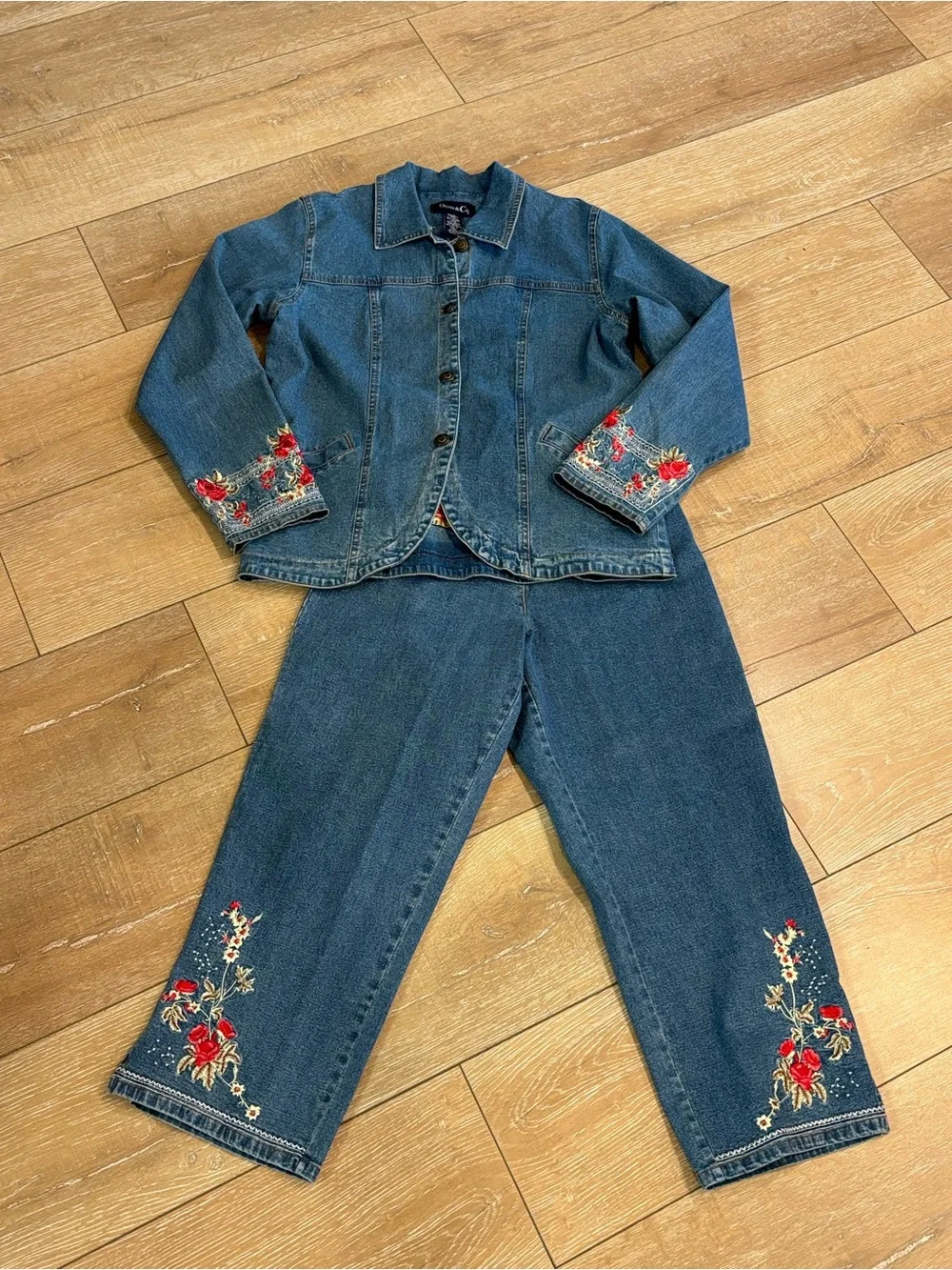 Denim & Co Floral Embroidered Denim Jacket & Pants Set Size Small 2 Pc